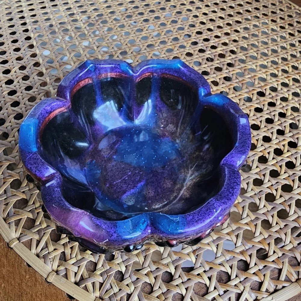 Handmade Resin Beautiful Beacons Black Purple Blue Galaxy Trinket Bowl